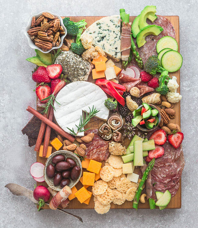Low Carb Cheese Board – perfect low carb and keto-friendly party appetizer trays- 2 ways – that you can make in less than 20 minutes. Tips and tricks you need to know to easily build an awesome charcuterie board/